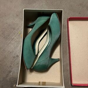 Candies green small heel shoe